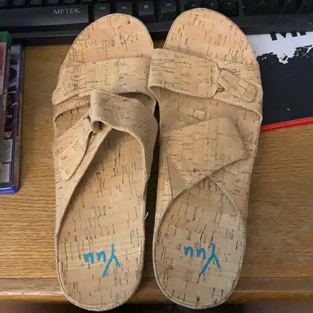 Yuu sandals